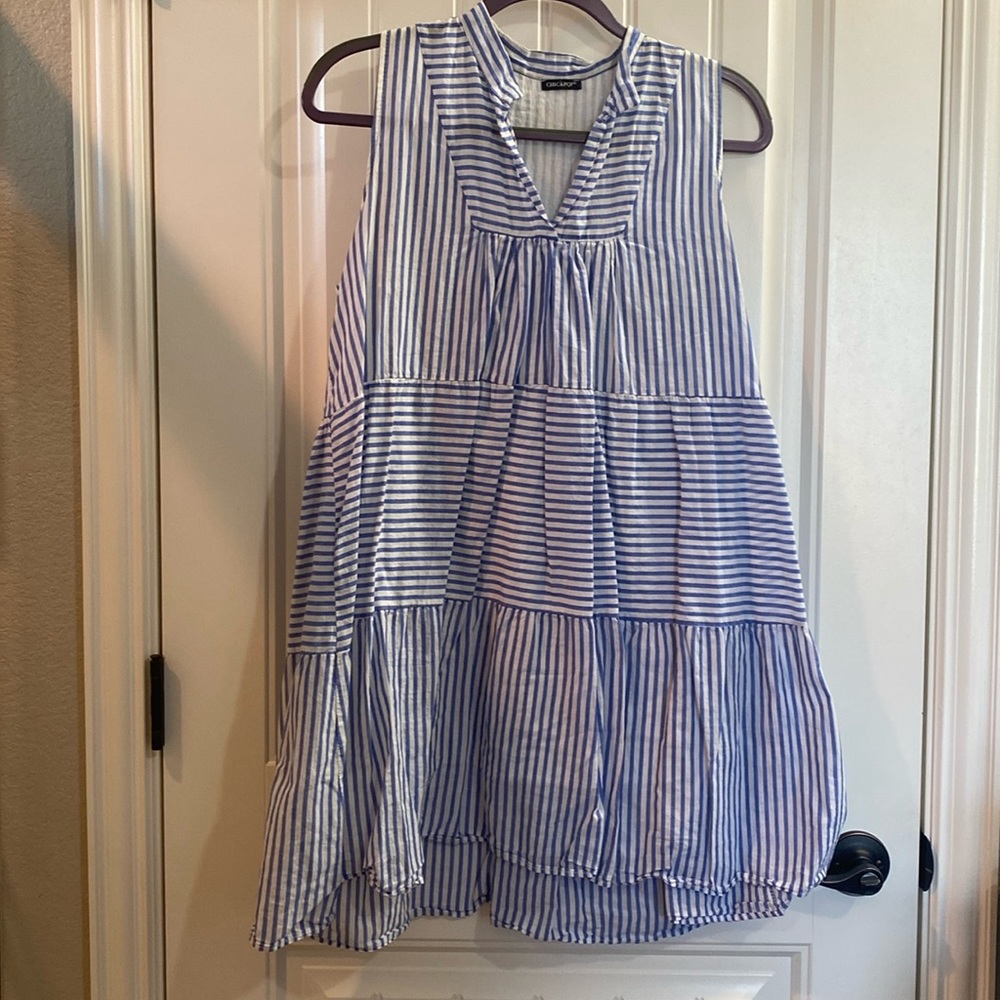 Women’s Dress - M